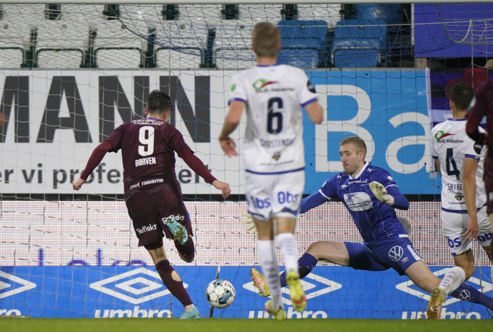 Torgeir Børven setter Vålerengas 1-0 mål. Ledelsen over Haugesund holdt til det gjensto to minutter av ordinær tid.