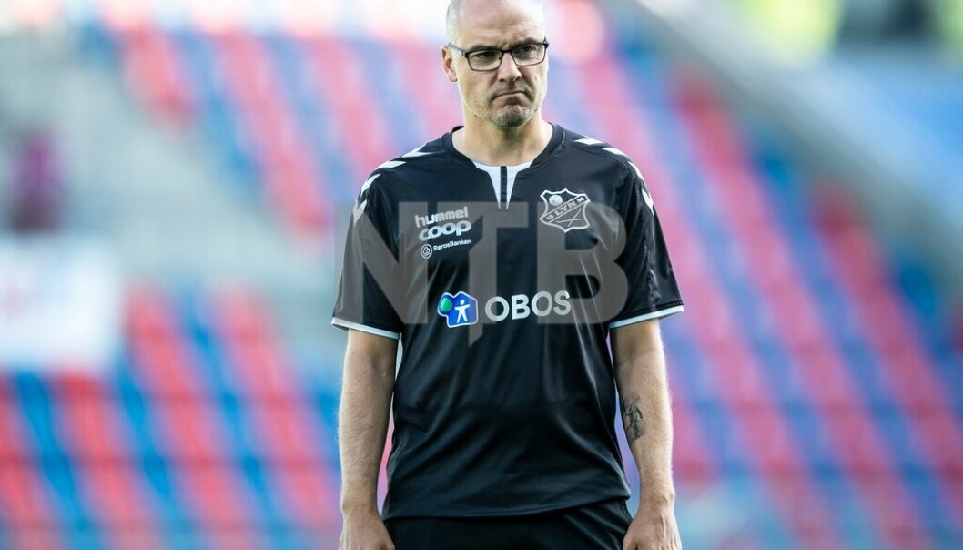 Det var i 2021 at Stenvoll tok over trenerrollen i Lyn. Han har tidligere trent Andenes og vært assistent i Stabæk.