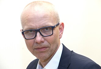 Sykehusdirektør Bjørn Atle Bjørnbeth sliter med å finne en god landingsplass for de nye redningshelikoptrene ved Rikshospitalet. Sykehusdirektør Bjørn Atle Bjørnbeth sliter med å finne en god landingsplass for de nye redningshelikoptrene ved Rikshospitalet.