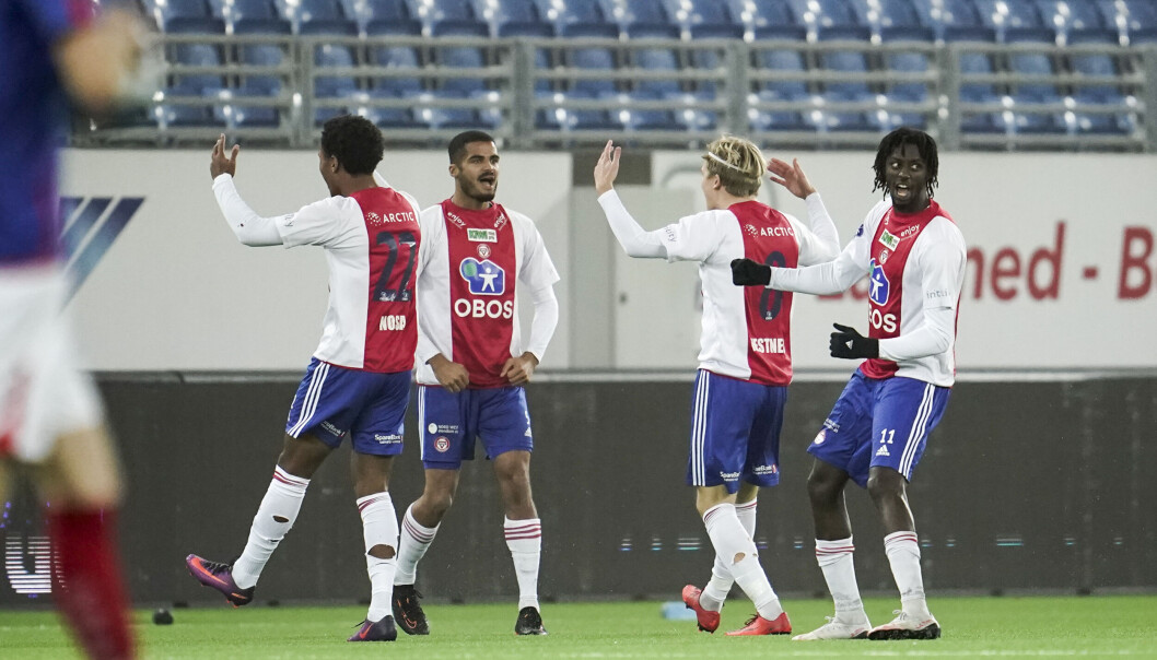 KFUM tar ledelsen 1 - 0 med Simen Hestnes (nr 2 fra høyre) under kvalifiseringskampen mot Kongsvinger. KFUM tar ledelsen 1 - 0 med Simen Hestnes (nr 2 fra høyre) under kvalifiseringskampen mot Kongsvinger.