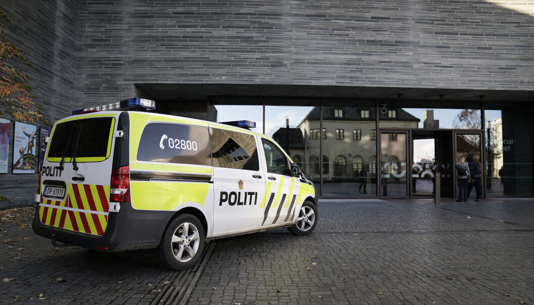 Politiet er på plass på Nasjonalmuseet. Politiet er på plass på Nasjonalmuseet.