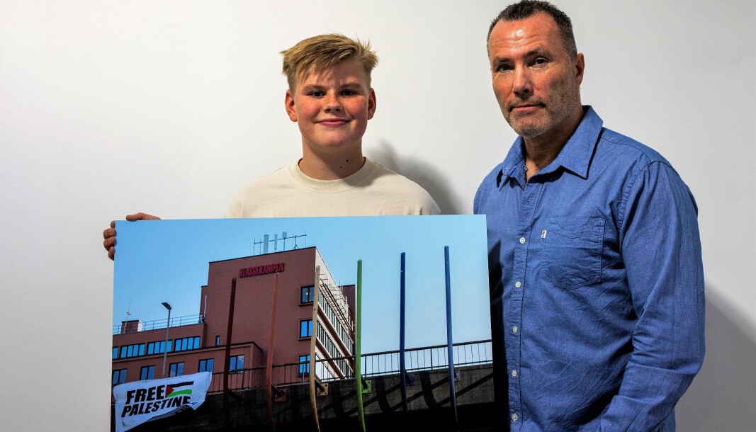– Johnny lærte oss masse om hvordan man bruker lys når man tar bilder og hvordan man forteller historier med kamera, sier elev Mathias Fjeld. – Johnny lærte oss masse om hvordan man bruker lys når man tar bilder og hvordan man forteller historier med kamera, sier elev Mathias Fjeld.