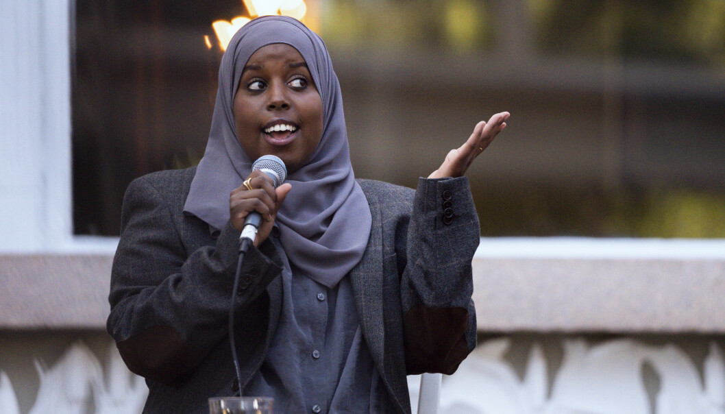 Forfatter, samfunnsdebattant og redaktør Sumaya Jirde Ali har politianmeldt Atle Antonsen for hatefulle ytringer etter at de møtte hverandre på Bar Boca 23. oktober. Forfatter, samfunnsdebattant og redaktør Sumaya Jirde Ali har politianmeldt Atle Antonsen for hatefulle ytringer etter at de møtte hverandre på Bar Boca 23. oktober.