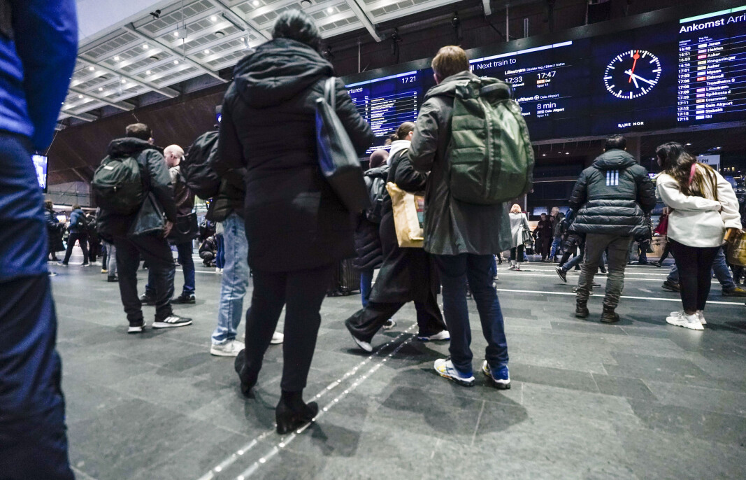 – Trafikkstyringssentralen i Oslo er evakuert. Togene står stille til situasjonen er avklart, opplyser Bane Nor ved 20.45-tiden tirsdag kveld. – Trafikkstyringssentralen i Oslo er evakuert. Togene står stille til situasjonen er avklart, opplyser Bane Nor ved 20.45-tiden tirsdag kveld.