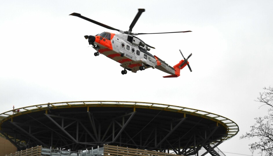 Det nye redningshelikopteret, av typen AW 101, landet for første gang på Ullevål sykehus fredag formiddag.