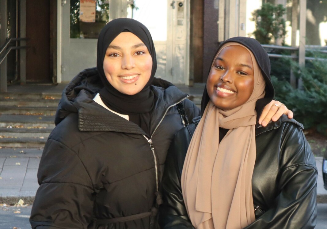Hanan Zaaj (t.v.) og Aicha Ali oppfordrer alle til å komme til det gamle Munch-museet på Tøyen under Ombruksuka.. Hanan Zaaj (t.v.) og Aicha Ali oppfordrer alle til å komme til det gamle Munch-museet på Tøyen under Ombruksuka..