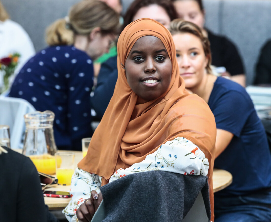 Sumaya Jirde Ali beskrev i et Facebook-innlegg hvordan Atle Antonsen på Bar Boca skrek og skal ha sagt «du er for mørk til å være her». Sumaya Jirde Ali beskrev i et Facebook-innlegg hvordan Atle Antonsen på Bar Boca skrek og skal ha sagt «du er for mørk til å være her».
