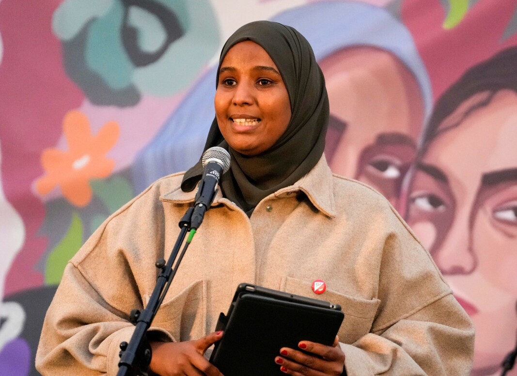 Mariann Hussein, stortingsrepresentant for SV, sa i sin appell at alle må stå opp mot rasisme. Mariann Hussein, stortingsrepresentant for SV, sa i sin appell at alle må stå opp mot rasisme.