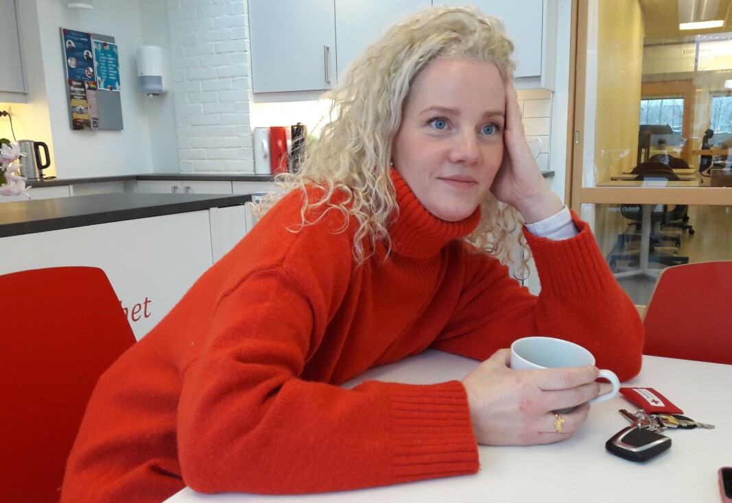 Anikken Hjelde, ildsjelen bak God jul, lille venn, kan mer enn noen annen kalles Julenissens hjelper. Hjeldes dugnad har gitt julegaver til utallige barn og ungdom. Anikken Hjelde, ildsjelen bak God jul, lille venn, kan mer enn noen annen kalles Julenissens hjelper. Hjeldes dugnad har gitt julegaver til utallige barn og ungdom.
