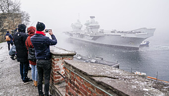 Det største krigsskipet på besøk i Oslo noensinne. Flaggkommandør Angus forklarer hvorfor