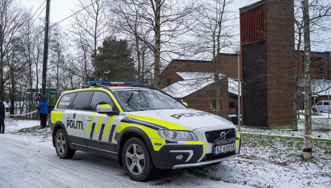 Politiet tror den skadde personen ble skutt ved eller i Furuset kirke og deretter tok seg til Ikea Furuset med taxi. Politiet tror den skadde personen ble skutt ved eller i Furuset kirke og deretter tok seg til Ikea Furuset med taxi.