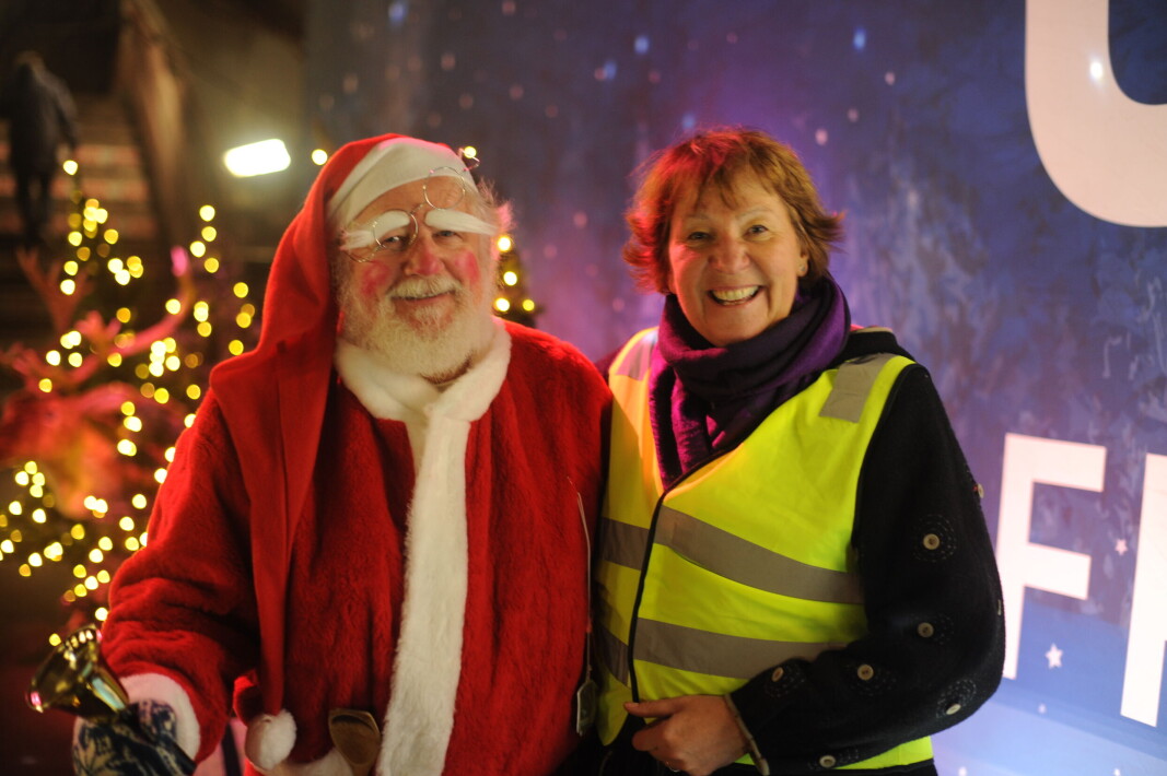 Marianne Borgen får æren av å åpne årets juletrikk. Marianne Borgen får æren av å åpne årets juletrikk.