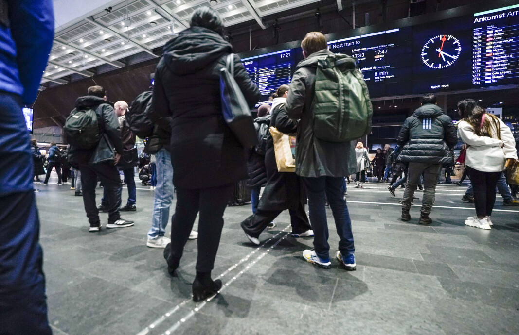 Et tog i sporet fører til forsinkelser og innstillinger. Bildet er fra en annen stans i trafikken i januar Et tog i sporet fører til forsinkelser og innstillinger. Bildet er fra en annen stans i trafikken i januar