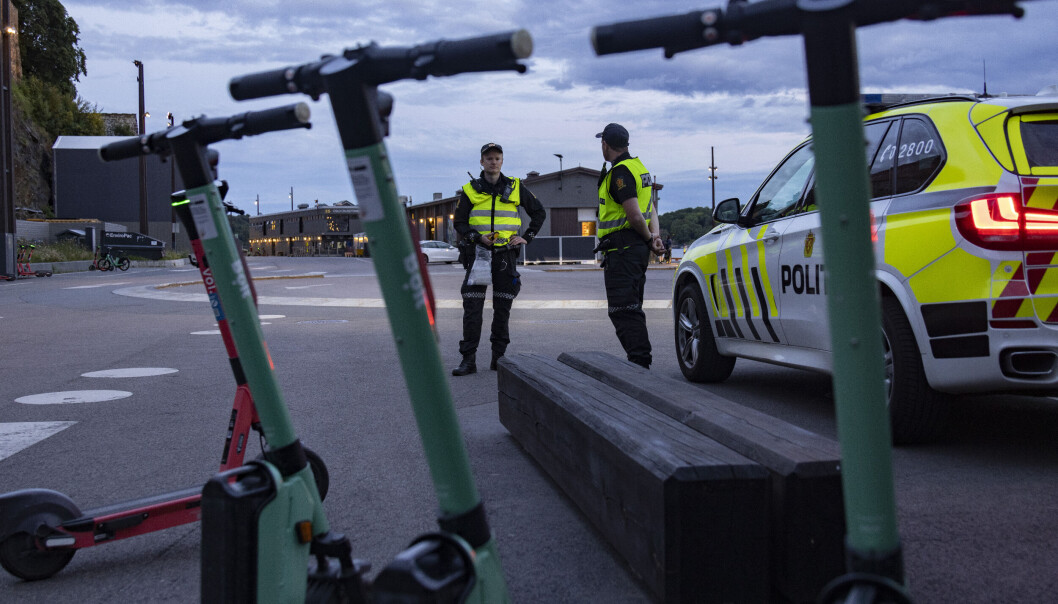 Illustrasjonsfoto av politi og elsparkesykler ved havna i Oslo. Illustrasjonsfoto av politi og elsparkesykler ved havna i Oslo.