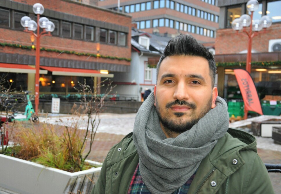— Matkøene vokser i Oslo og flere tusen familier forteller at de nå enten må gå til Nav eller frivillige for gratis mat, eller hoppe over måltider, sier Siavash Mobasheri (Rødt).