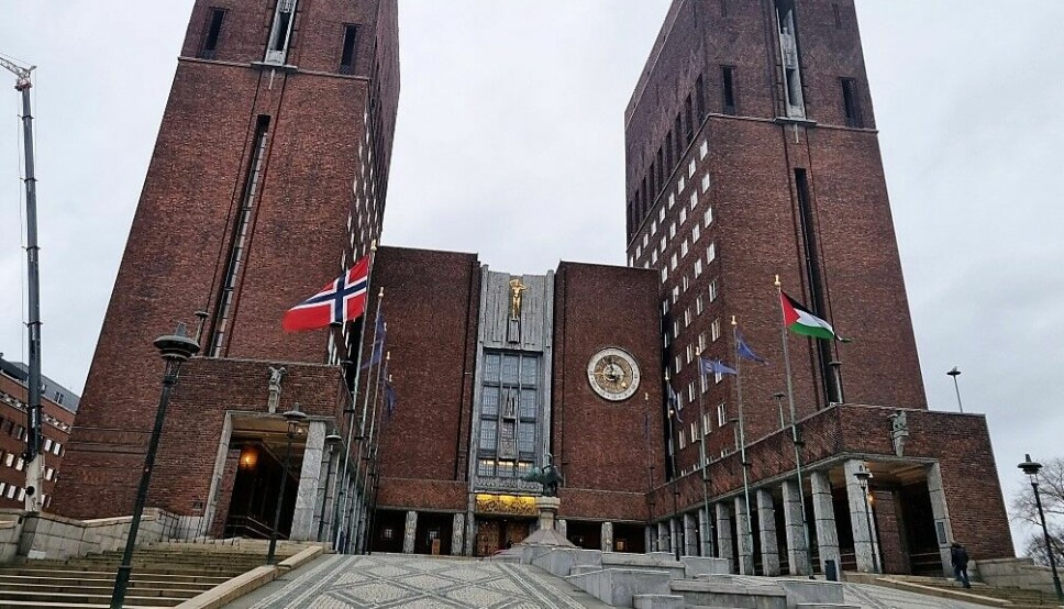 Her flagges det palestinske flagget ved siden av det norske, på Rådhuset.