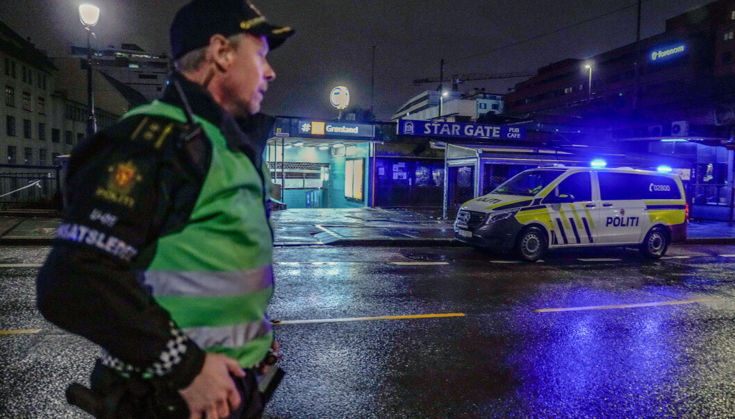 Mannen i 30-årene fortalte selv hvor våpenet lå, ifølge politiet. Mannen i 30-årene fortalte selv hvor våpenet lå, ifølge politiet.