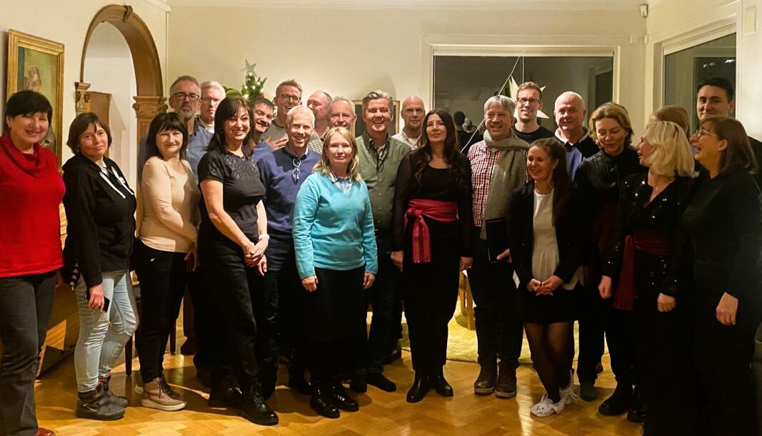 Et nystartet ukrainsk vokalensemble og Sangselskabet Guldbergs Akademiske Kor synger ukrainske og norske julesanger. Et nystartet ukrainsk vokalensemble og Sangselskabet Guldbergs Akademiske Kor synger ukrainske og norske julesanger.