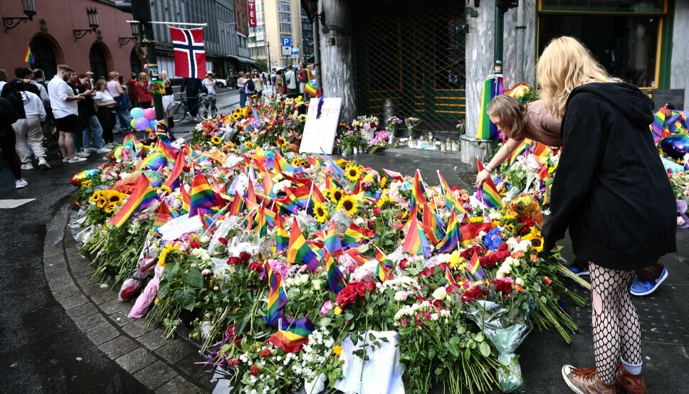 Åstedet for Pride-terroren ble overlesset med blomster og kondolanser i dagene etter terrorskytingen.
