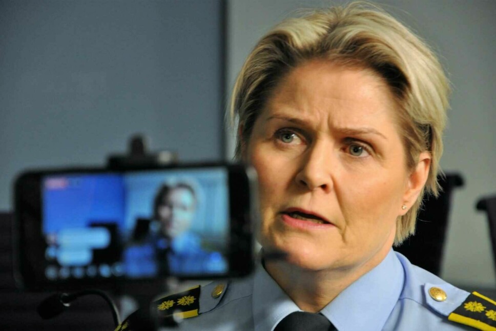 Politiinspektør Grete Lien Metlid sier det er kommet få tips etter skytingen ved Nationaltheateret natt til søndag.