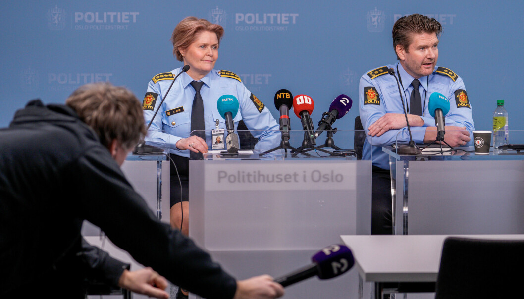 Politiinspektør Grete Metlid og politiadvokat Christian Hatlo på fredagens pressekonferanse.