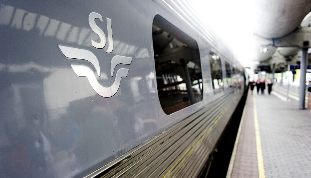 Det er SJ som drifter strekningen togstrekningen mellom Oslo og Trondheim. De kritiserer Bane Nor for å bruke for lang tid med å få i gang togtrafikken igjen. Det er SJ som drifter strekningen togstrekningen mellom Oslo og Trondheim. De kritiserer Bane Nor for å bruke for lang tid med å få i gang togtrafikken igjen.