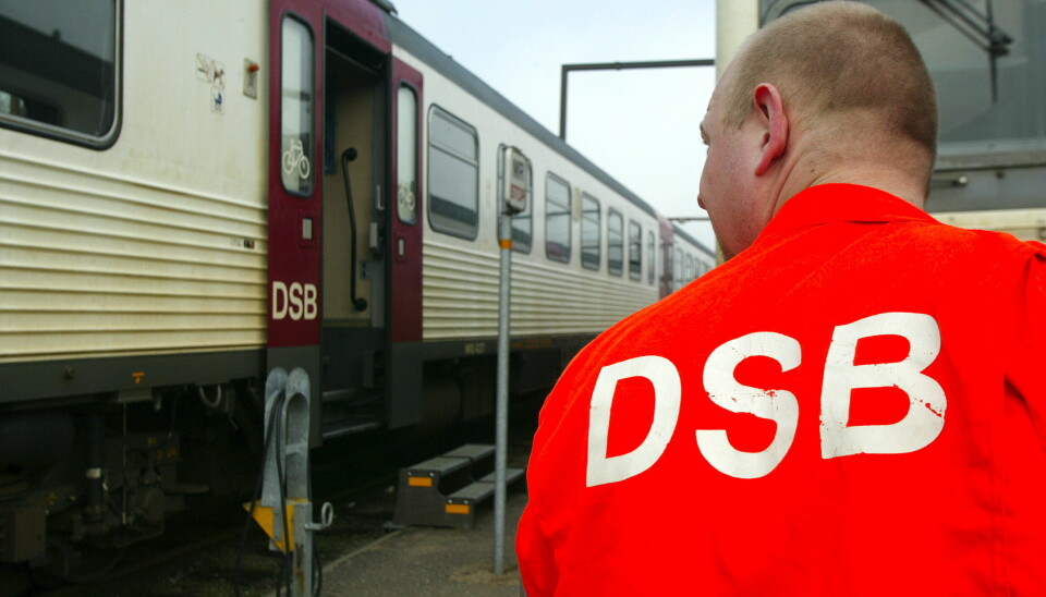Bilde av DSB-amsatt utenfor DSB-tog i Danmark