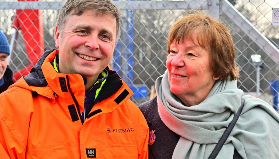 Ordfører Marianne Borgen og prosjektdirektør Per Roger Johansen var godt fornøyd med den nye gang- og sykkelbroen.