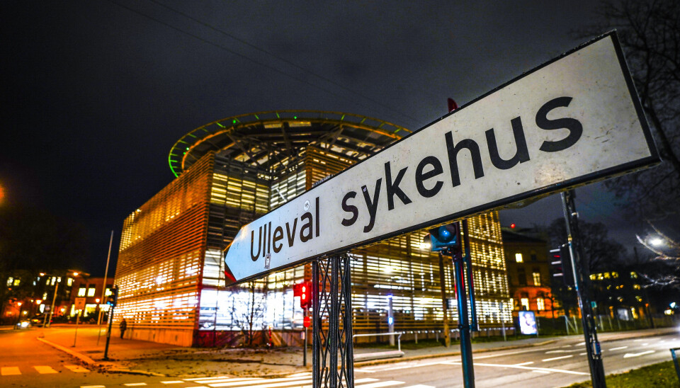 Flere fylkeslag i Senterpartiet krever at planene om å legge ned Ullevål sykehus og bygge nytt storsykehus på Gaustad, skrotes.
