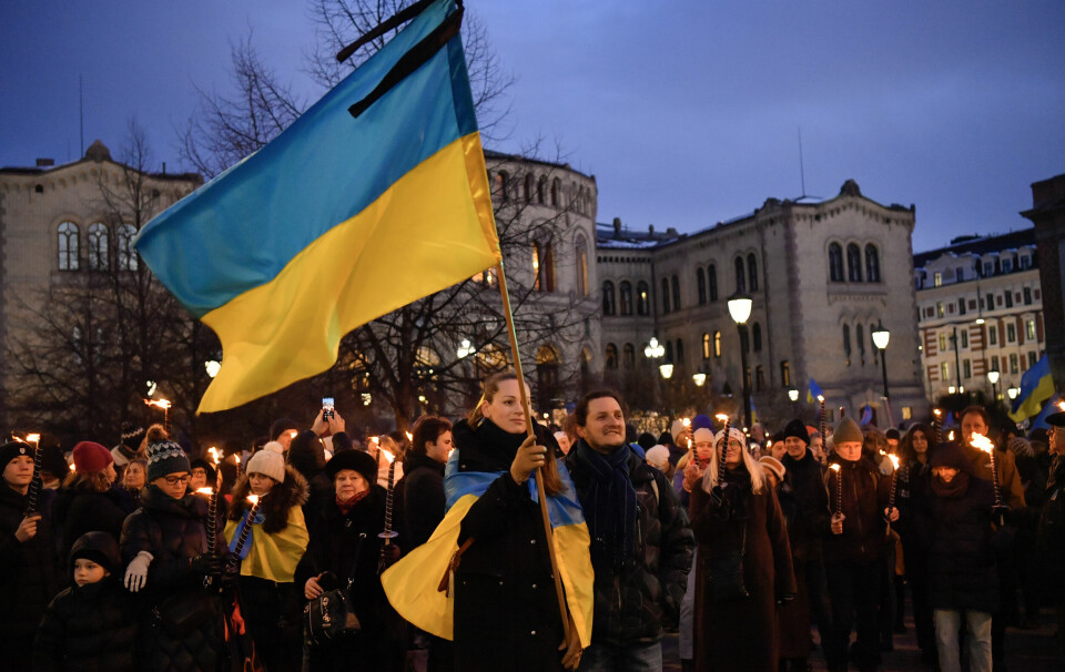 Oslo 20230224. Markering på Eidsvolls plass i solidaritet med Ukraina, ett år etter Russlands fullskalainvasjon.