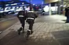 SKI 20161213.Politiet i arbeid. To politifolk løper i gatene i Ski.