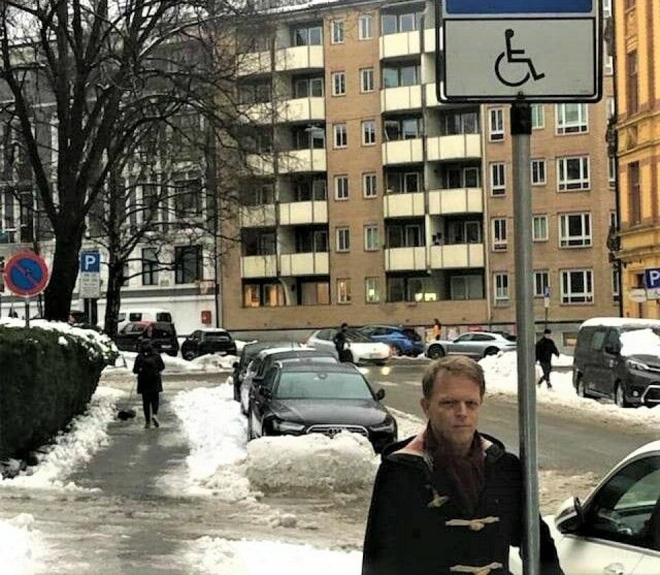 Ola Kvisgaard varslet om snøhaug på HC-plass i Maries gate i januar. Først tre uker senere ble haugen fjernet.