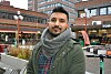 Siavash Mobasheri (Rødt) på Tøyen torg.