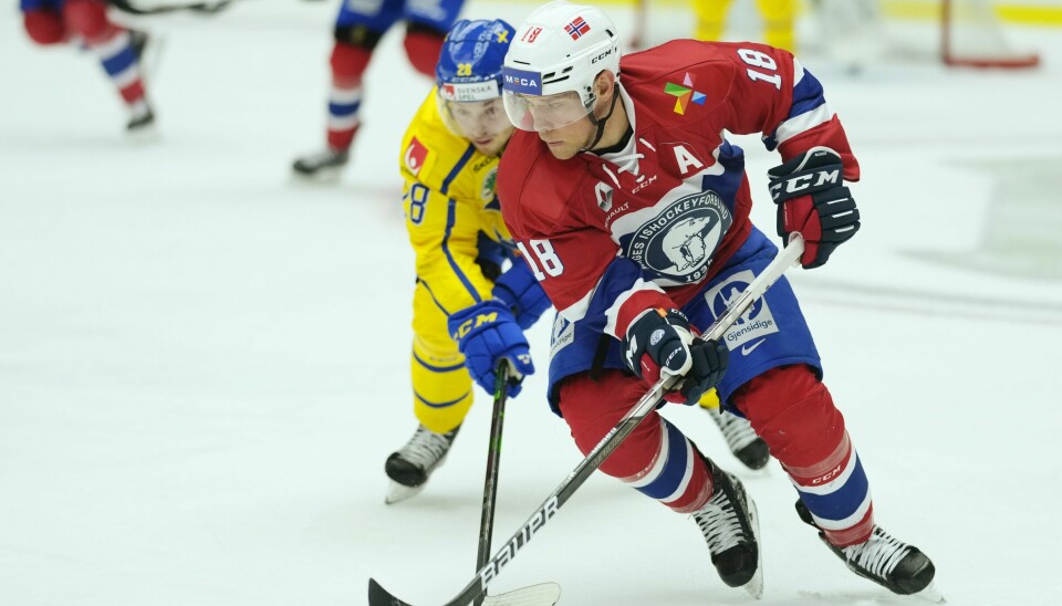 Tobias Lindström måtte bli norsk statsborger for å få landskamper på seniornivå. Her møter han fødelandet i en kamp i Malmø i 2021.