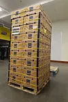 Oslo 20230331. Over 800 kg kokain ble funnet i fruktkasser på et Bama-lager i Oslo denne uken. Funnet ble gjort etter tips fra tollere i Tyskland. Dette er norgeshistoriens største kokainbeslag.Foto: Oslo Politidistrikt / NTB