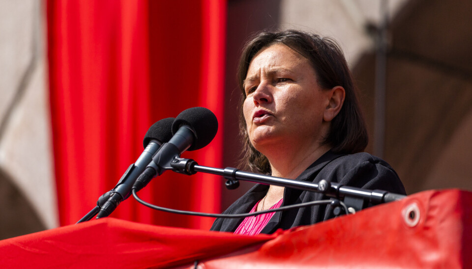 Oslo 20220501. Norsk Folkehjelps generalsekretær Henriette Westhrin holder 1. mai tale på Youngstorget i Oslo søndag.