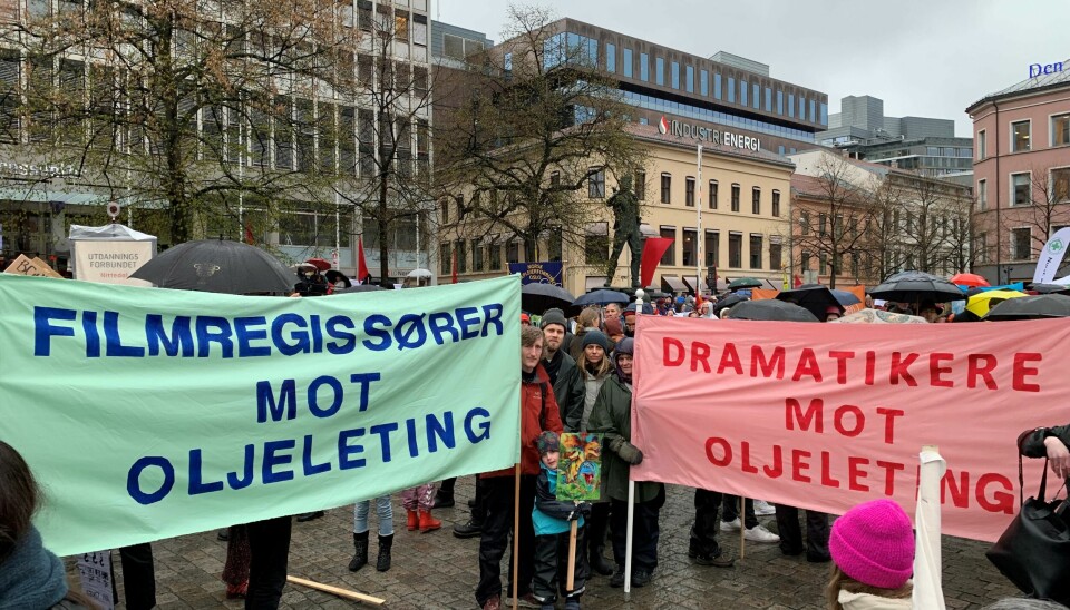 Thomas Østbye (i rødt) fra Norske Filmregissører mener at alle må ta ansvar for å bevare samfunnet