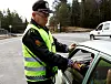 SVARTSKOG, AKERSHUS, 20080317: Jeanette De Divenah ble som mange andre bilister stoppet for promillekontroll på E18 i Svartskog utenfor Oslo tirsdag formiddag. Ole Høiby kunne konstatere at alt var i skjønneste orden. Politiet følger trafikken nøye gjennom hele påsken Foto: Cornelius Poppe / NTB