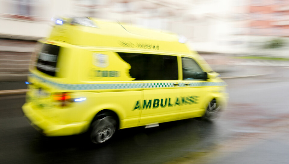 Oslo 20150713.Illustrasjonsbilde av ambulanse/sykebil under utrykning.Foto: Jon Olav Nesvold / NTB