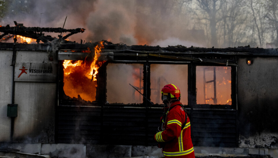 Barnehagene Lønnebakken og Veslefrikk, inne på området til Oslo universitetssykehus, brant ned i natt.