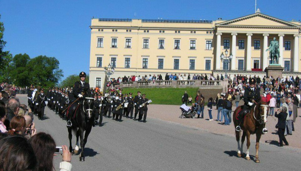Oslo politiorkester marsjerer alltid i uniform i Oslos 17. maitog. Men er det etter nesten 90 år slutt på det?