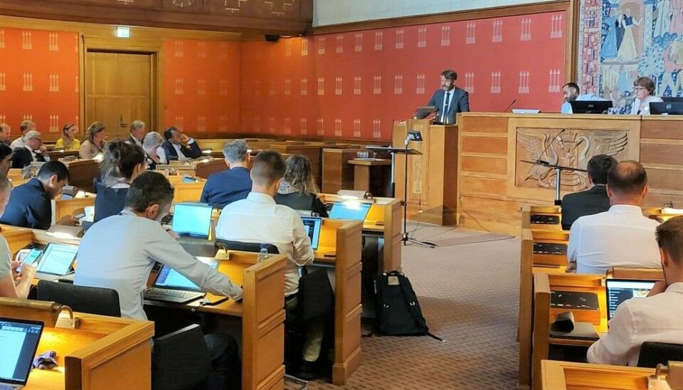 Høyres gruppeleder i bystyret, Eirik Lae Solberg, slo fra bystyrets talerstol fast at hans parti ikke støtter mistillitsforslaget fra Folkets parti.