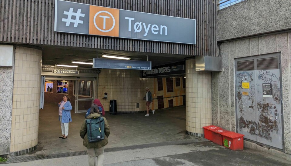 Gjennom Tøyen går alle T-banens linjer, og stasjonen brukes derfor hyppig. Nå håper flere at stasjonen kan få seg en skikkelig oppussing.