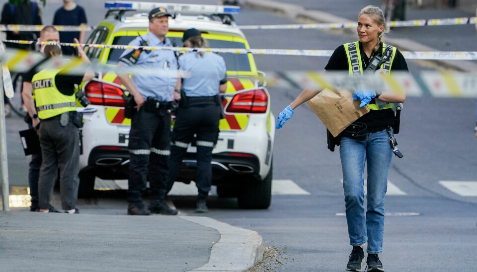Oslo 20230605. Politiet rykket ut etter en melding om at person er stukket i kroppen med skarp gjenstand på Vålerenga Foto: Terje Bendiksby / NTB