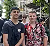 Salim Tiari (venstre) og Matteo Eskedal (høyre) i køen til Prime arrangementet.