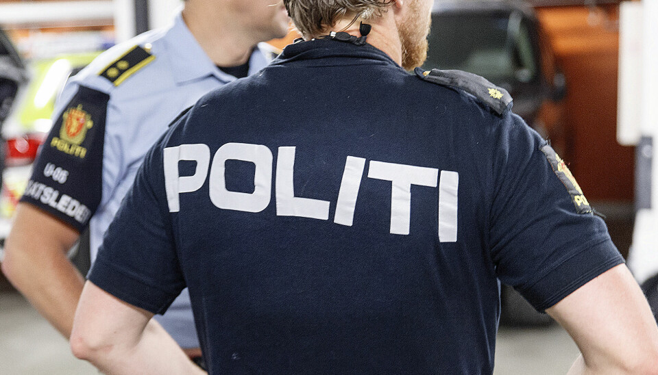 OSLO 20160620.Politiet i arbeid. Politi i garasje.Modellklarert til redaksjonell bruk.Foto: Gorm Kallestad / NTB