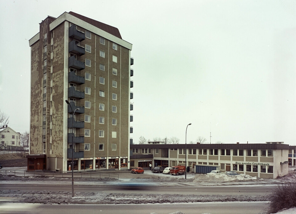 Tåsen senter fotografert før fasadeplatene ble montert, i juli 1970.
