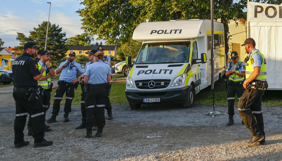 Oslo 20230801. Politiet er på plass på Ekebergsletta etter melding om slagsmål mellom 40 til 50 ungdommer, to personer skal være skadet.Foto: Frederik Ringnes / NTB