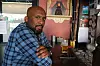 Siva Krishna (41) kom til Paddy's for første gang i år 2000. Etter det flyttet han vekk fra Oslo, men kom tilbake i 2007. Siden den gang har han vært fast kunde på Paddy's.