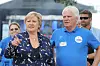 Oslo 20140727.Statsminister Erna Solberg (H) besøker Norway Cup på Ekebergsletta i Oslo søndag. Her sammen med generalsekretær i Norway Cup Frode Kyvåg.Foto: Audun Braastad / NTB